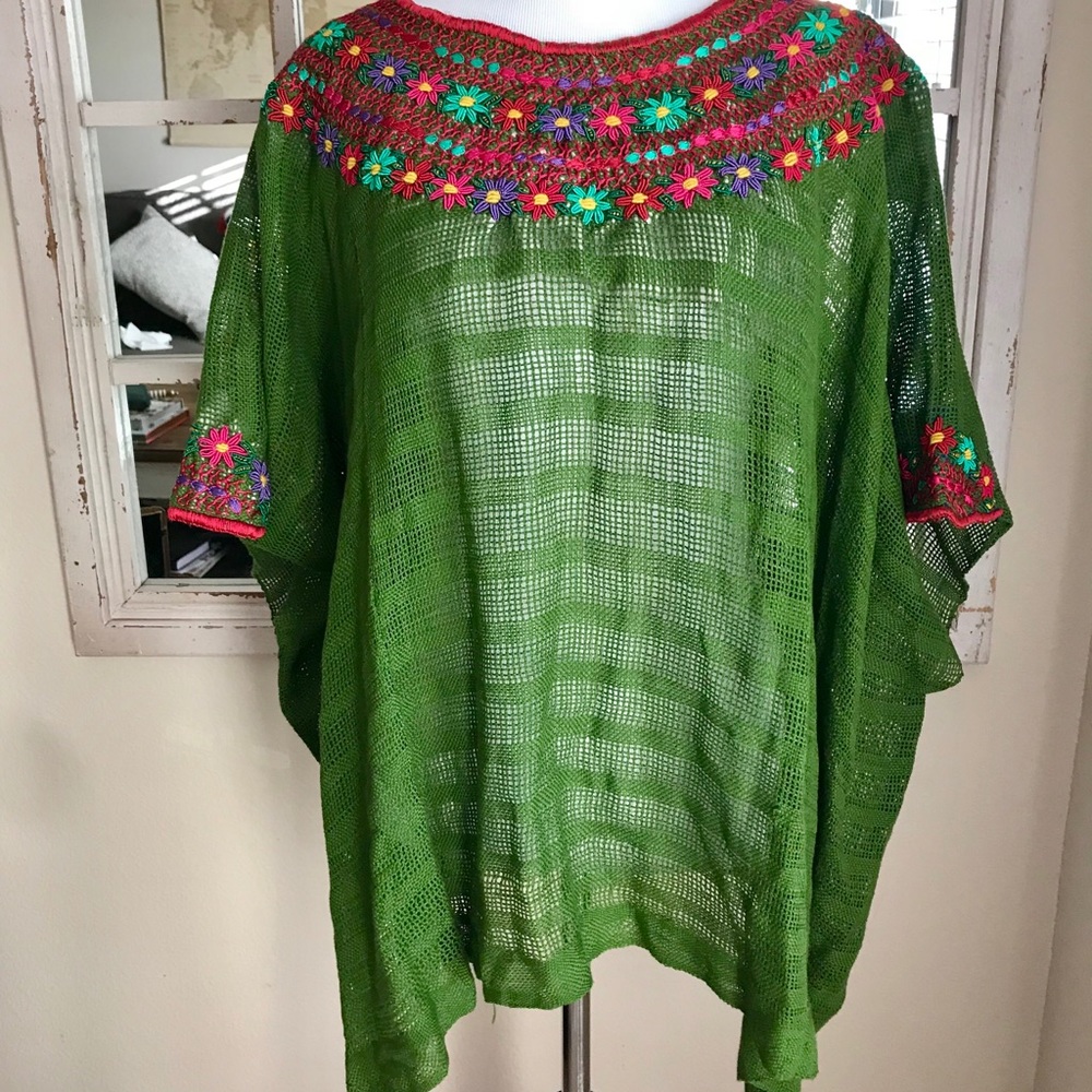 Santa Marguerite Embroidered Green Tunic 🌺